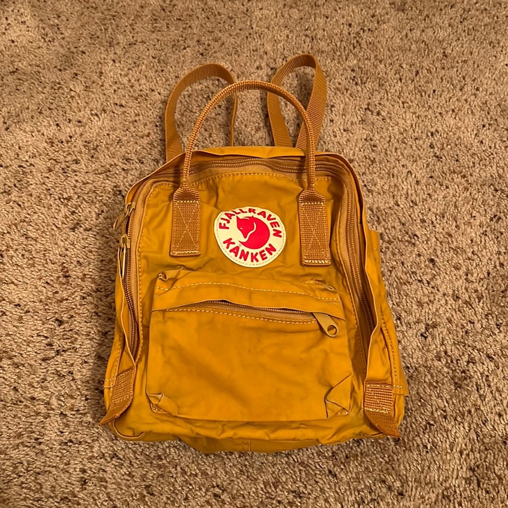 FJALL RAVEN KANKEN mini backpack